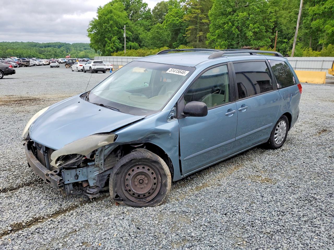 Salvage Toyota Sienna Image