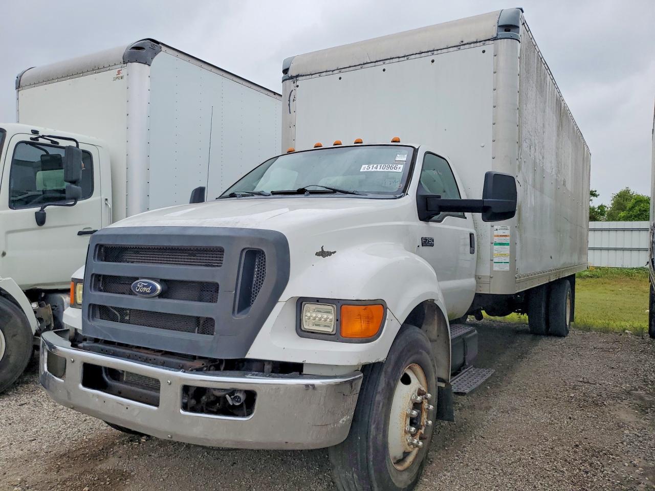Salvage Ford F-750 Image