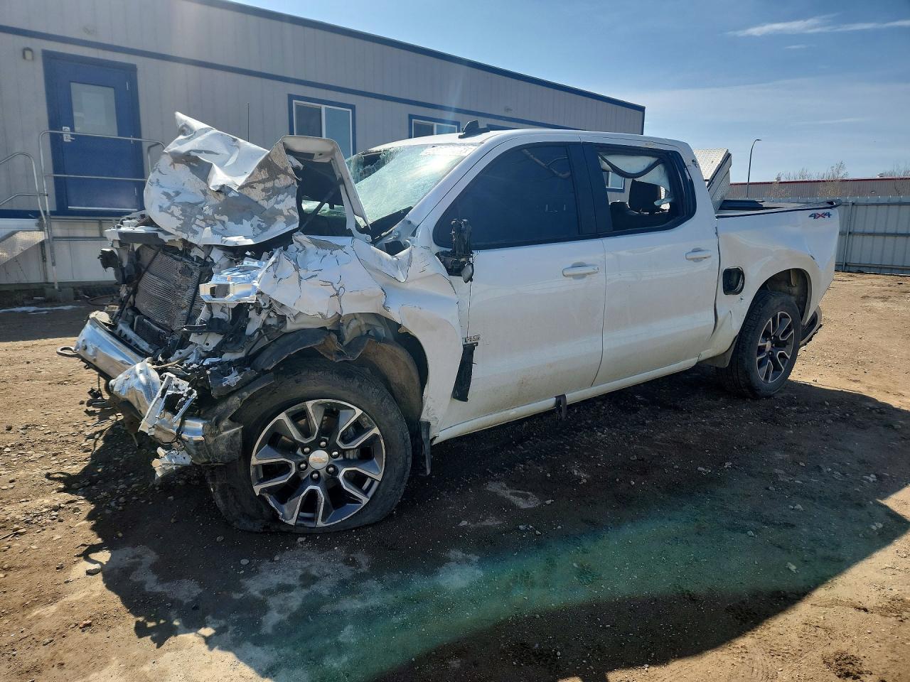 Salvage Chevrolet Silverado Image
