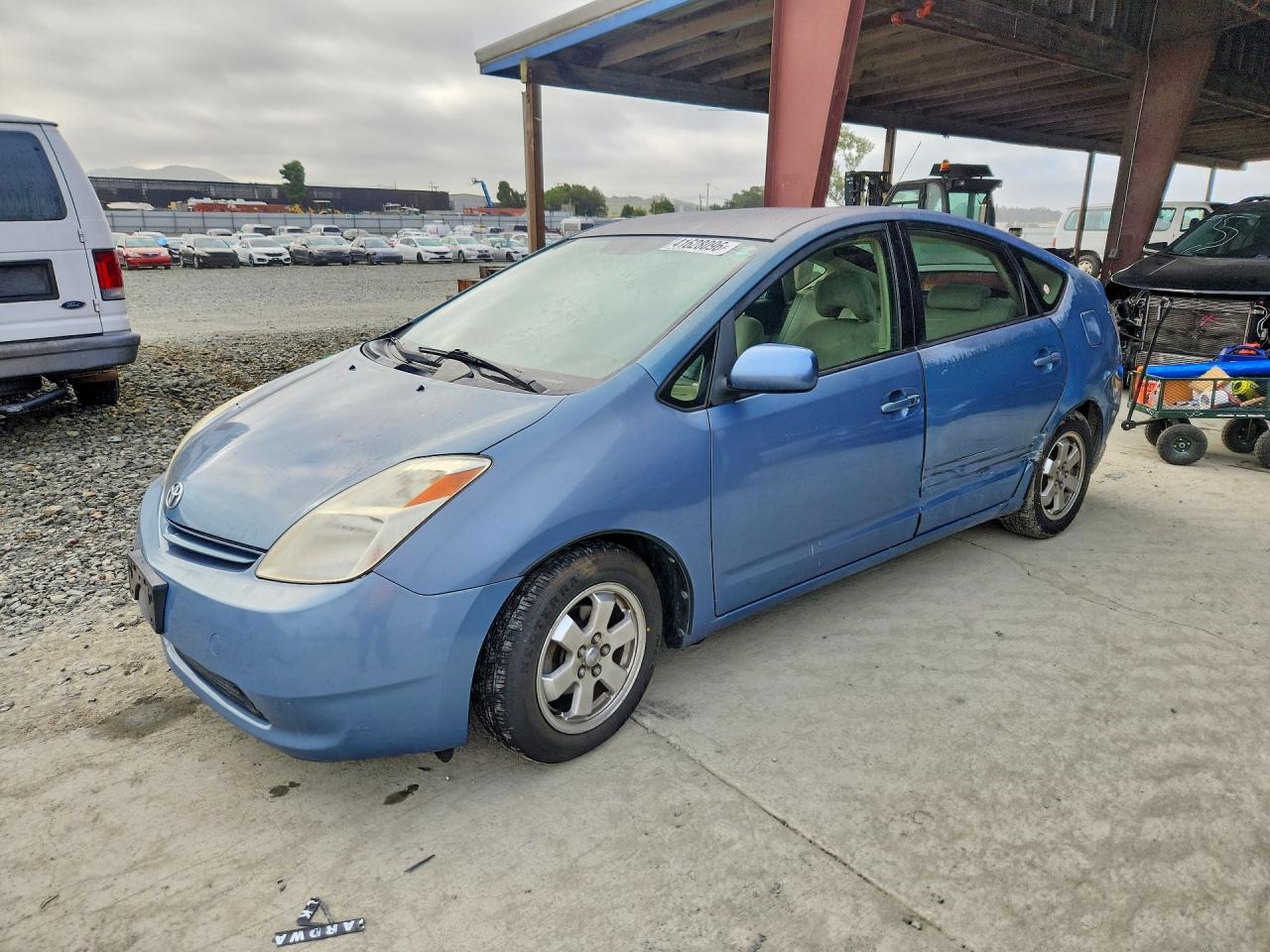 Salvage Toyota Prius Image