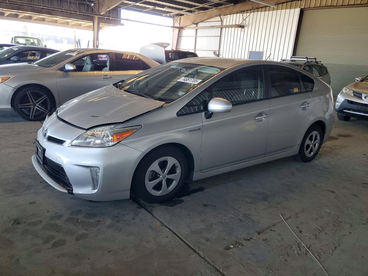 Salvage Toyota Prius Image