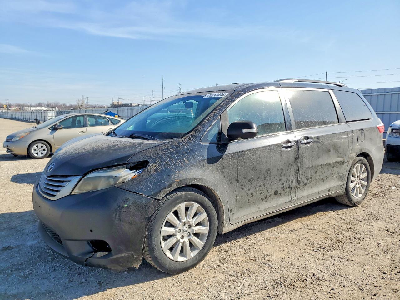 Salvage Toyota Sienna Image