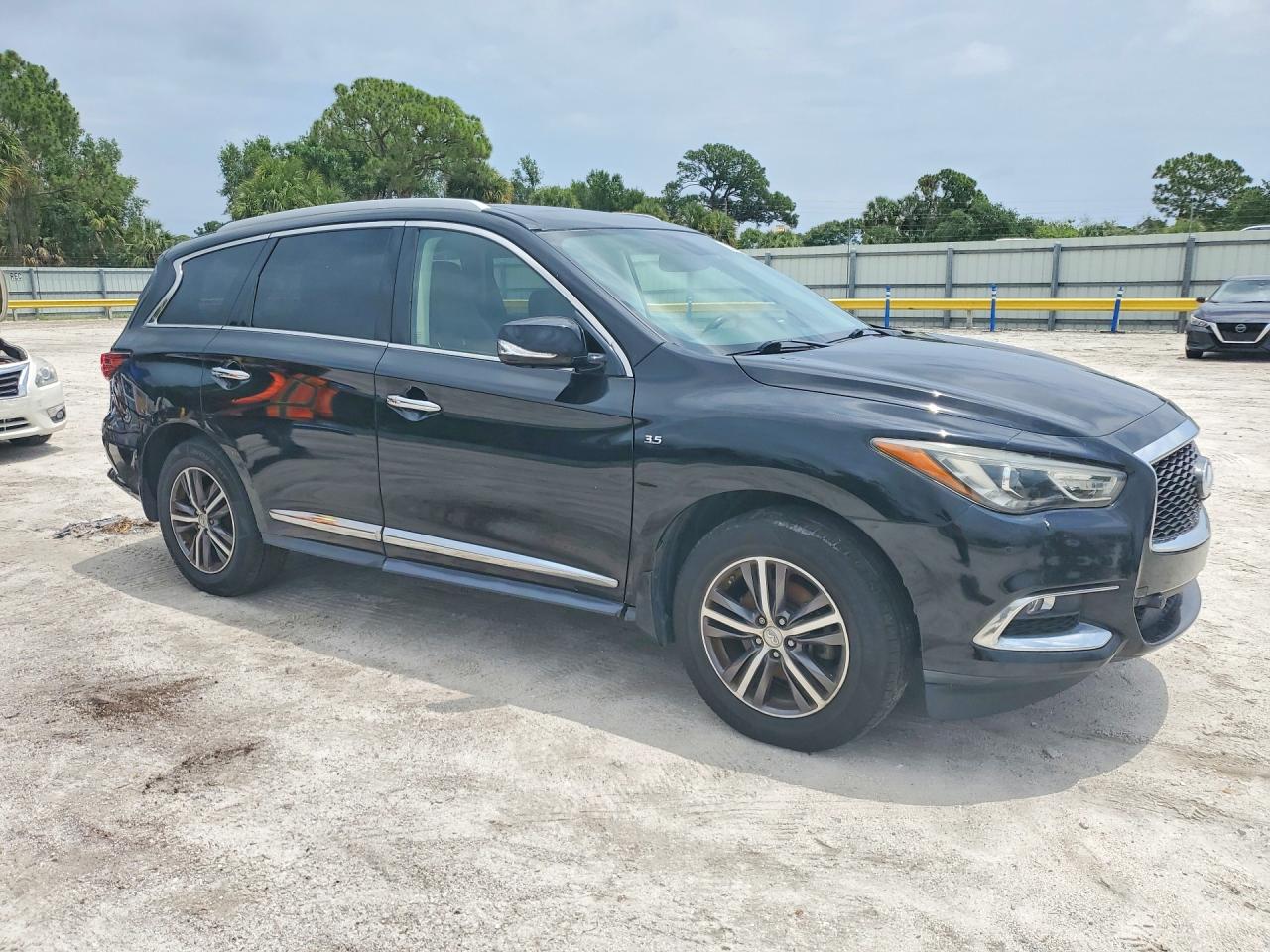 INFINITI Qx Base