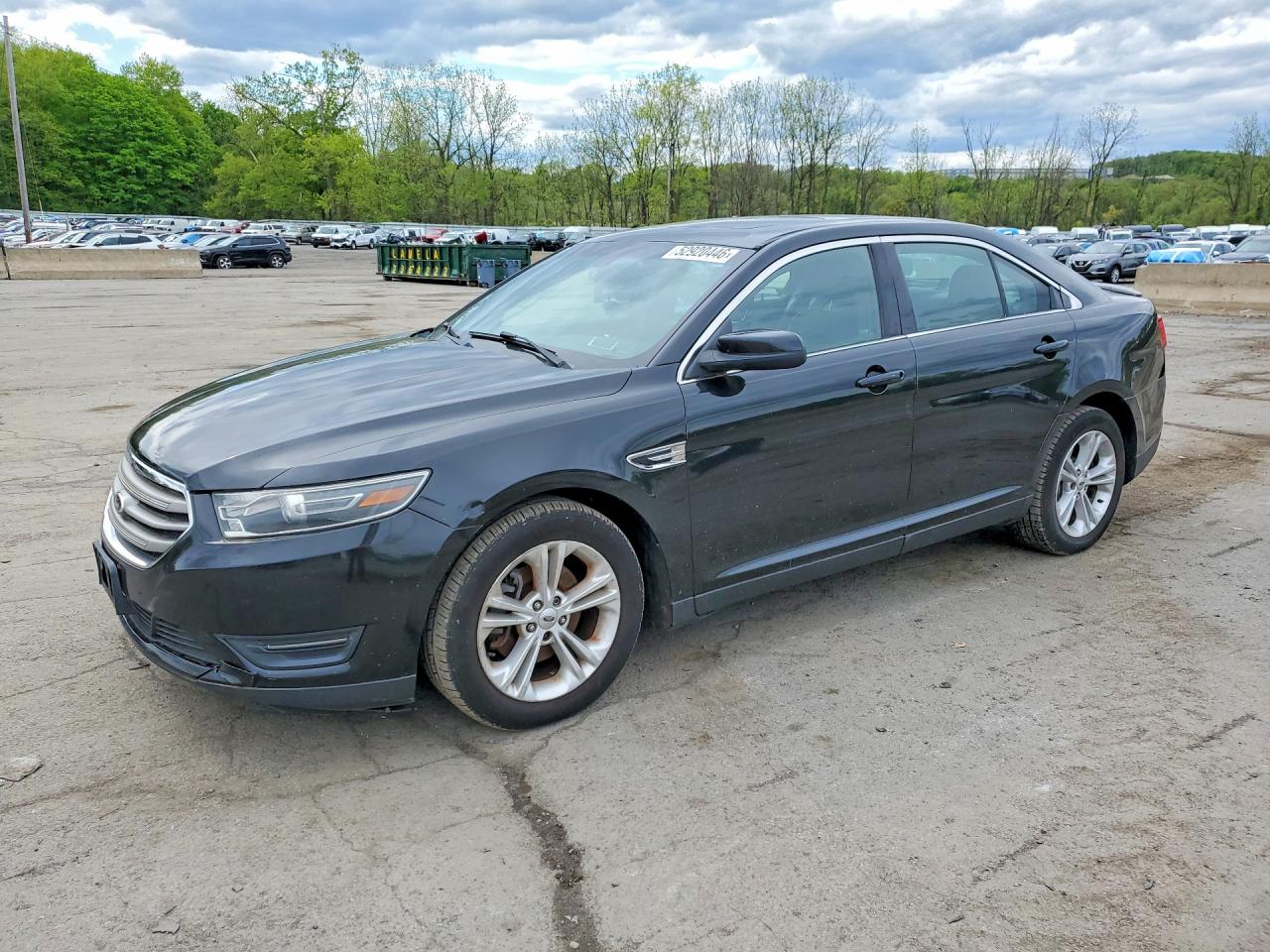 Salvage Ford Taurus Image