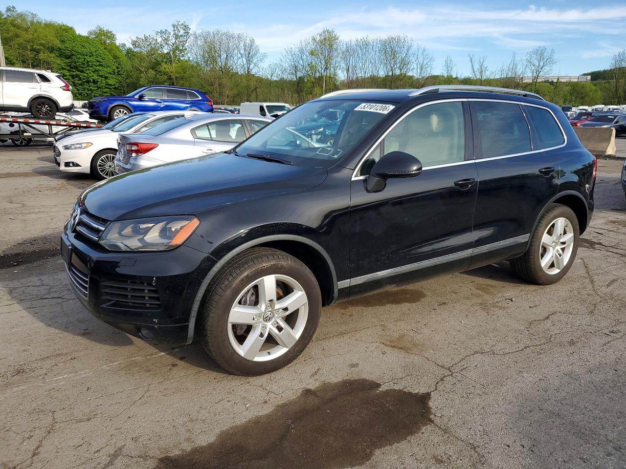 Salvage Volkswagen Touareg Image