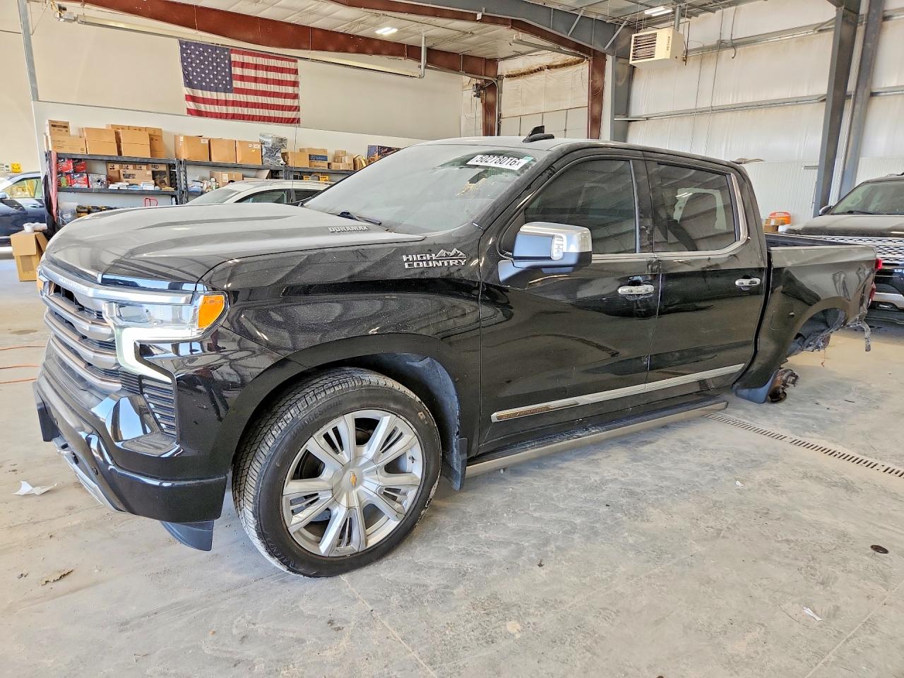 Salvage Chevrolet Silverado Image