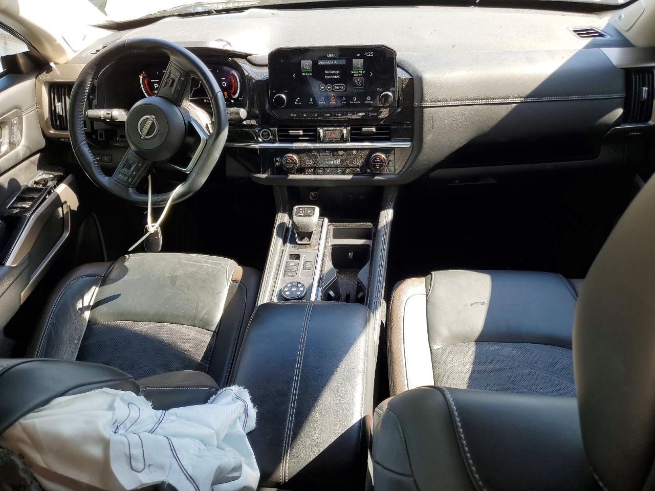 Nissan Pathfinder Platinum