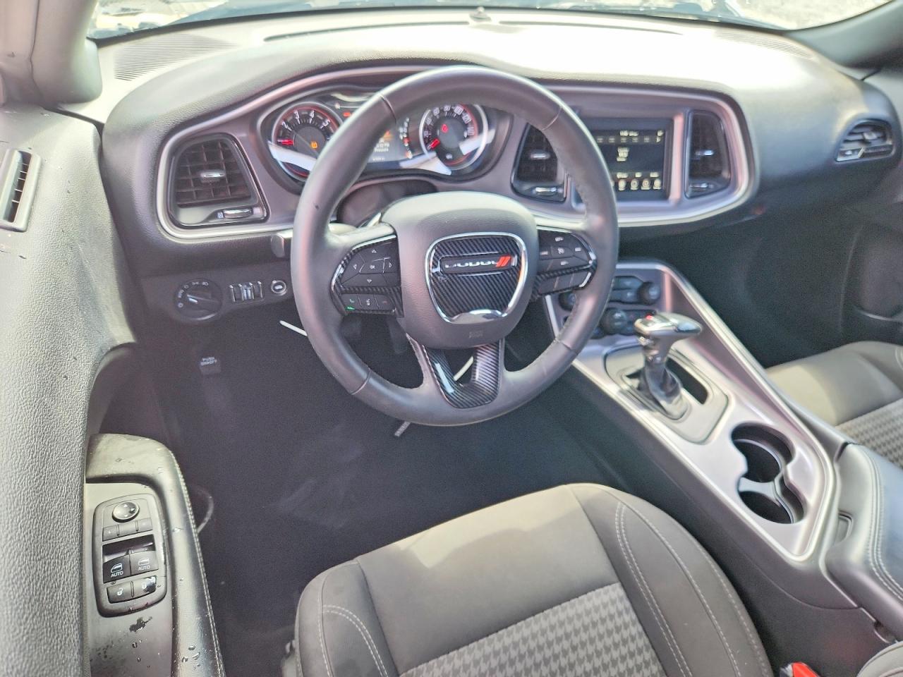 Dodge Challenger Sxt