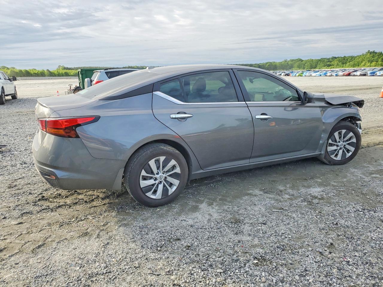 Nissan Altima S