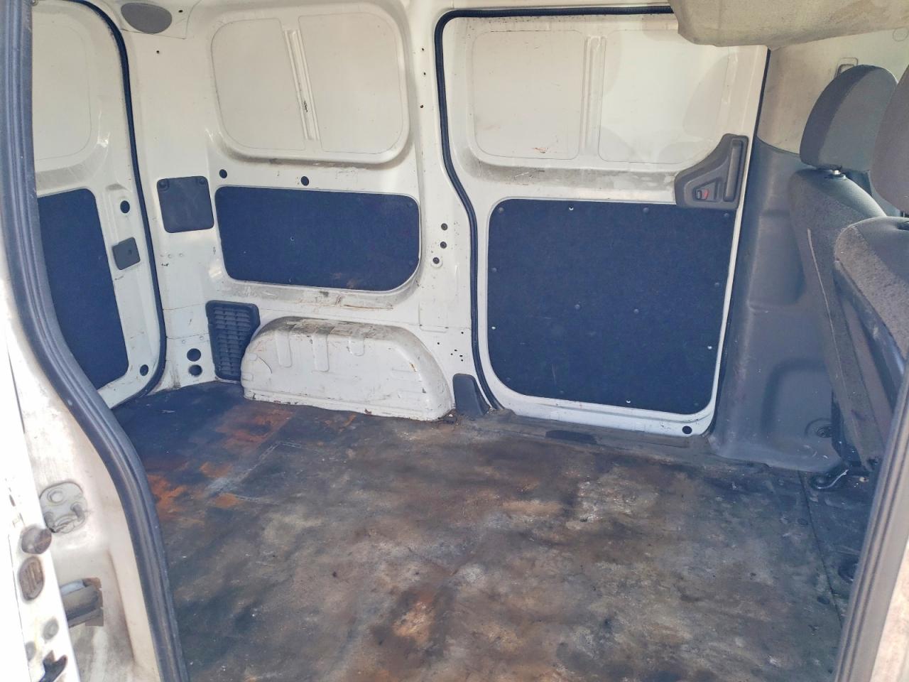 Nissan Nv