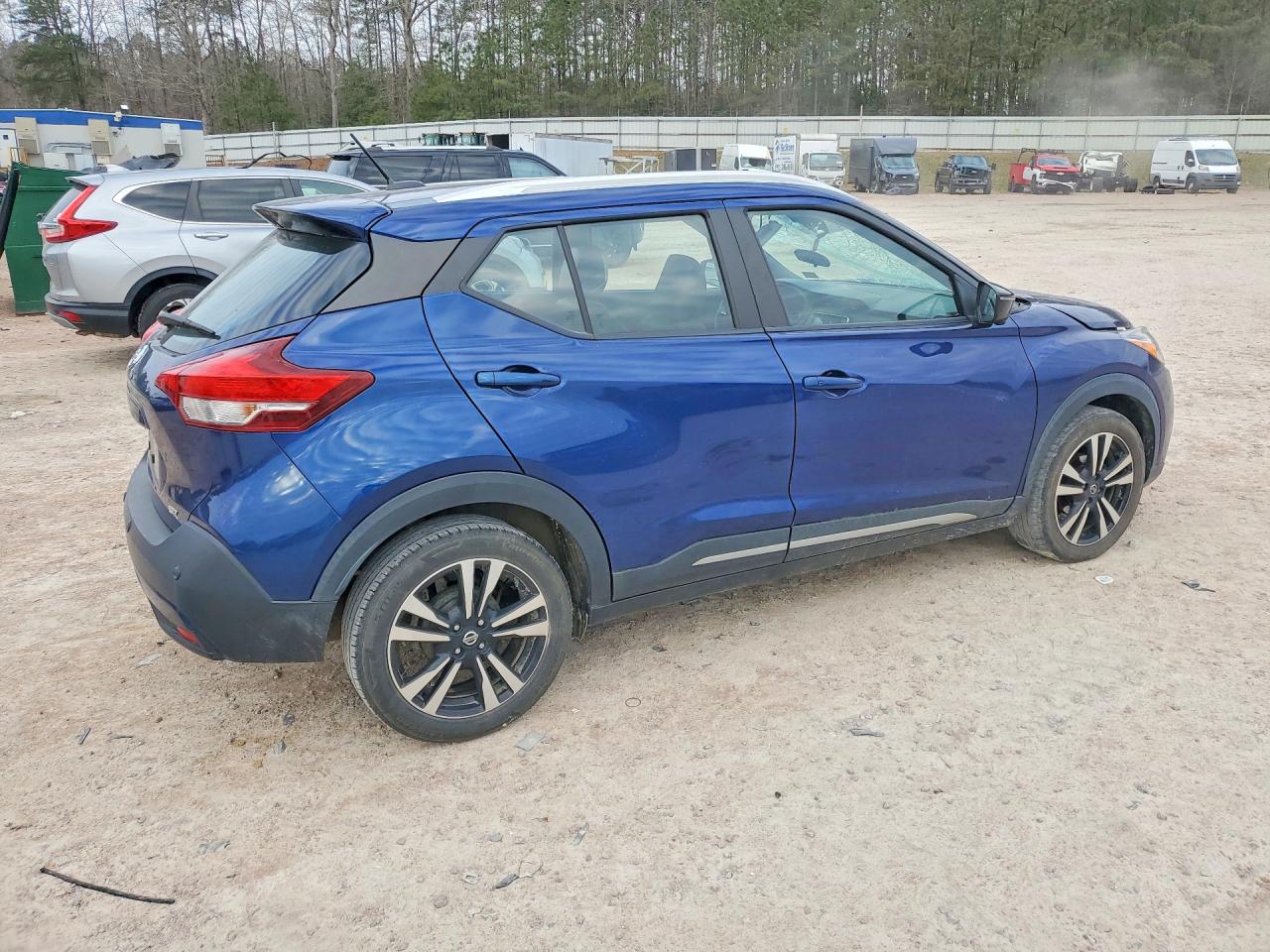 Nissan Kicks Sr