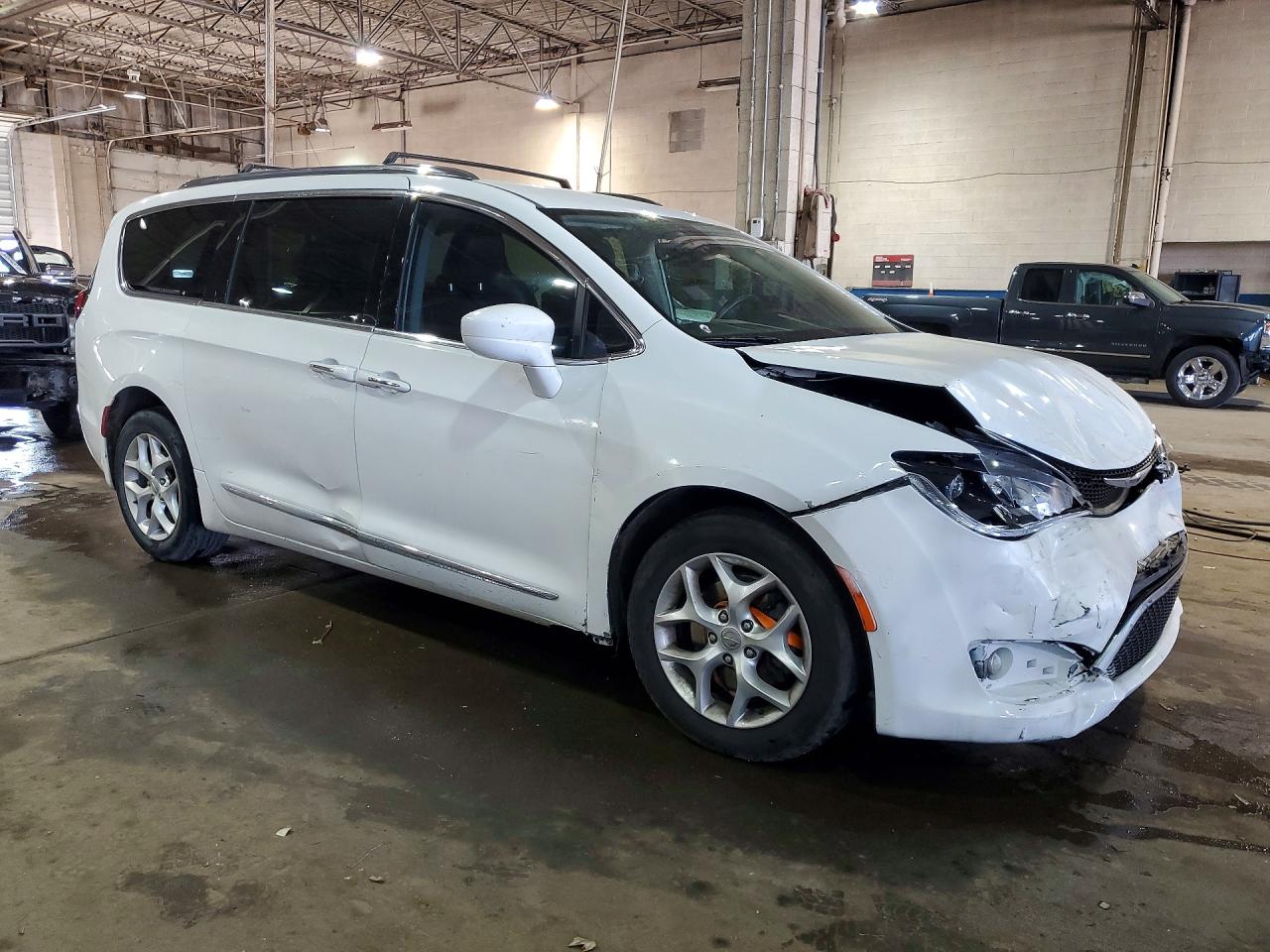 Chrysler Pacifica Touring L Plus