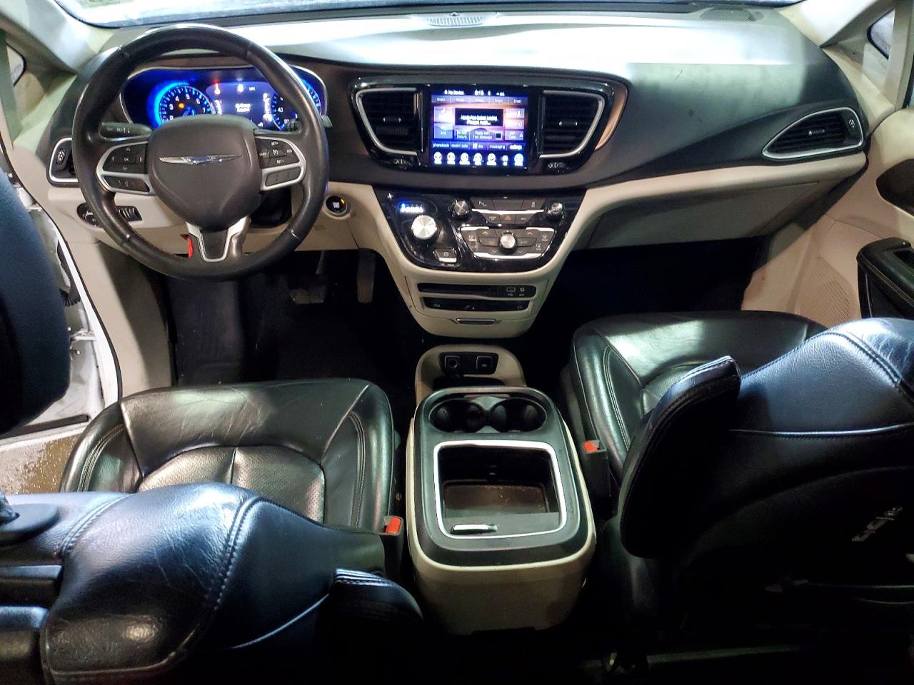 Chrysler Pacifica Touring L Plus