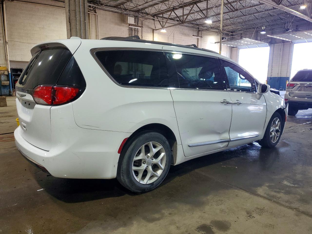 Chrysler Pacifica Touring L Plus