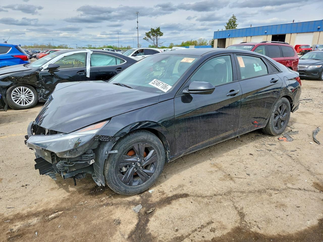 Salvage Hyundai ELANTRA Image