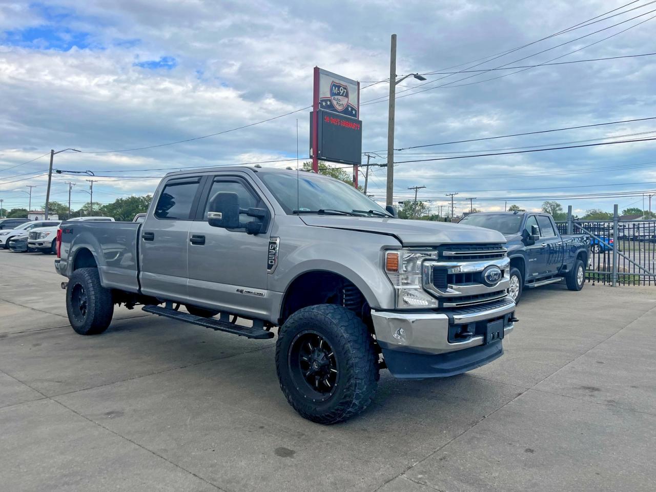 Salvage Ford F-350 Image