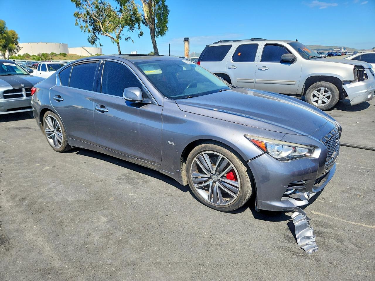 INFINITI Q50 Premium