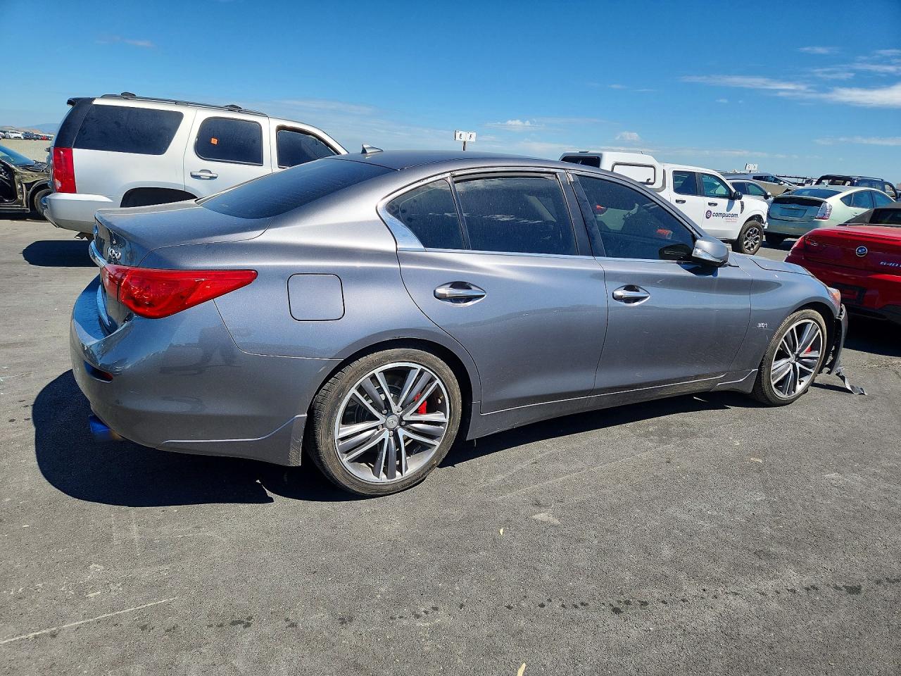 INFINITI Q50 Premium