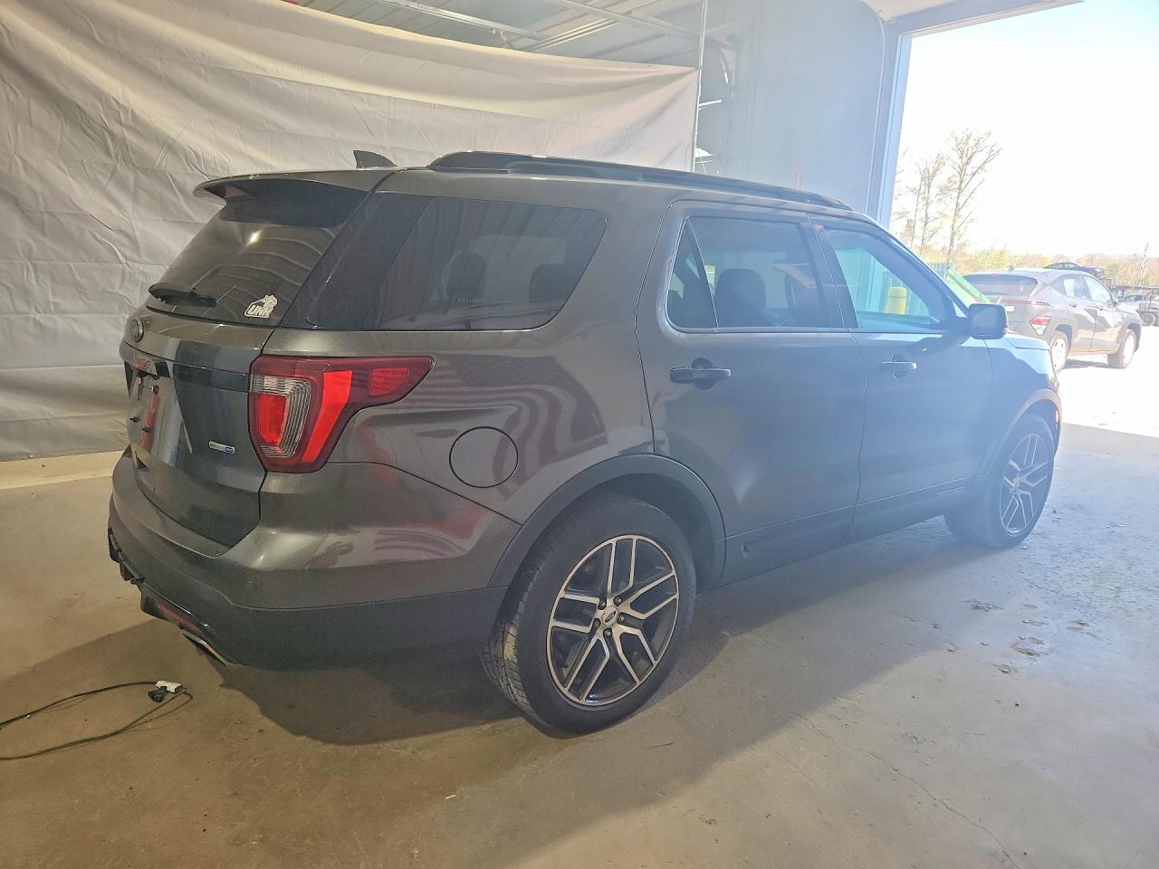 Ford Explorer Sport