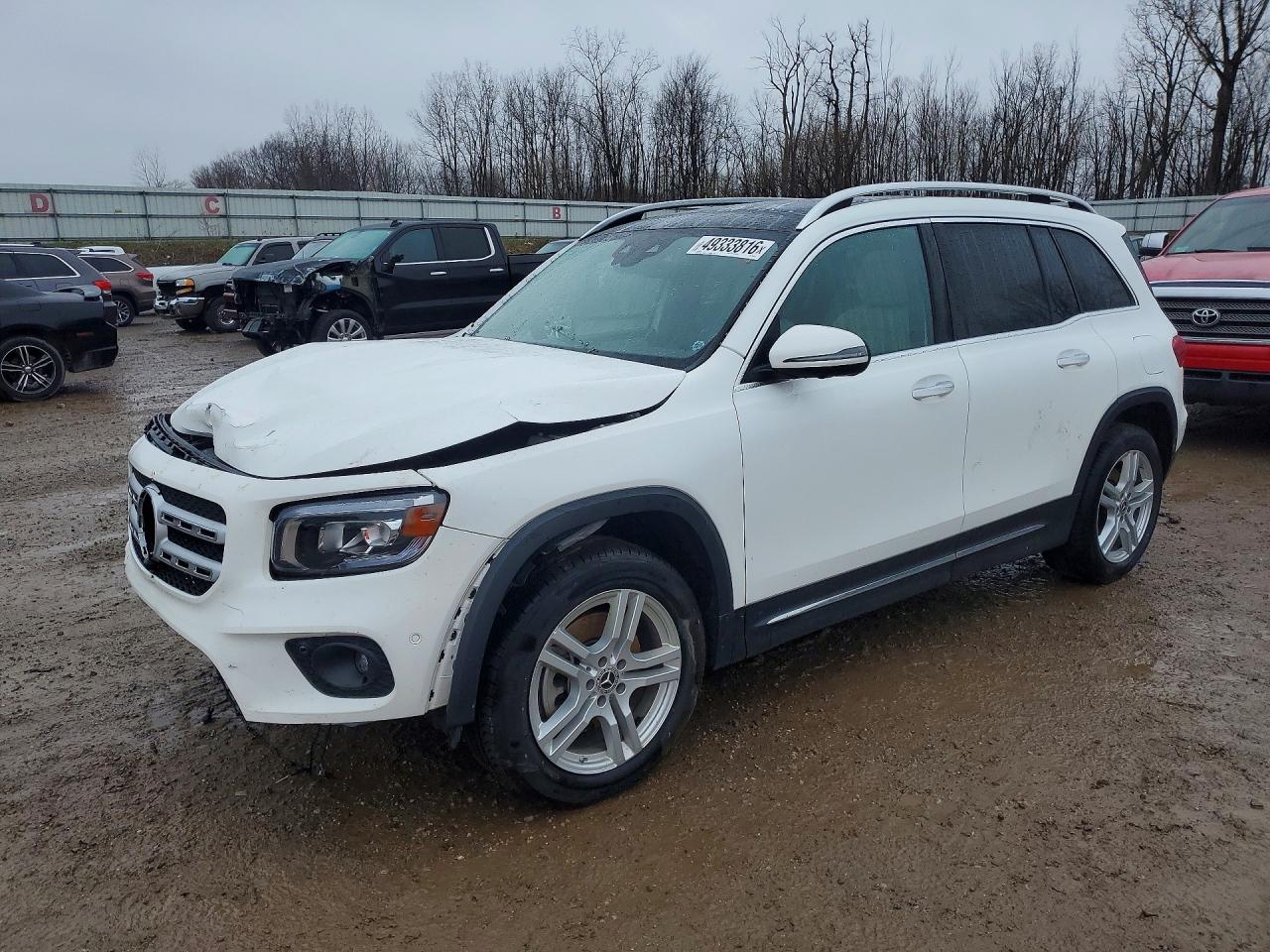 Salvage Mercedes-Benz GLB Image