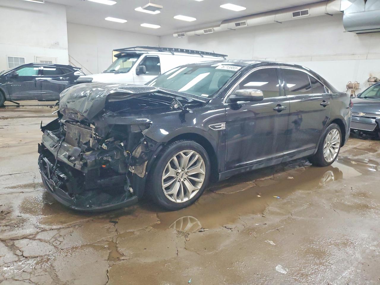 Salvage Ford Taurus Image