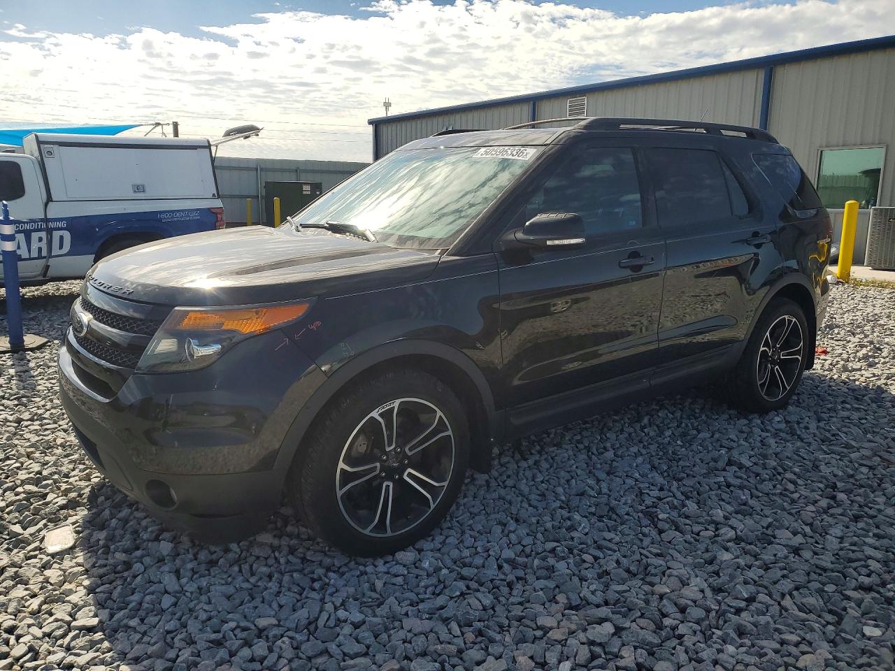 Salvage Ford Explorer Image