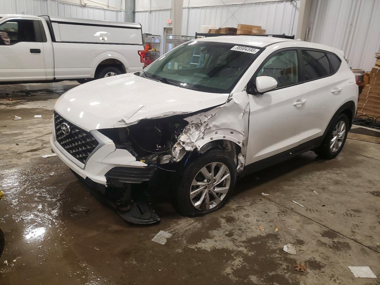 Salvage Hyundai TUCSON Image
