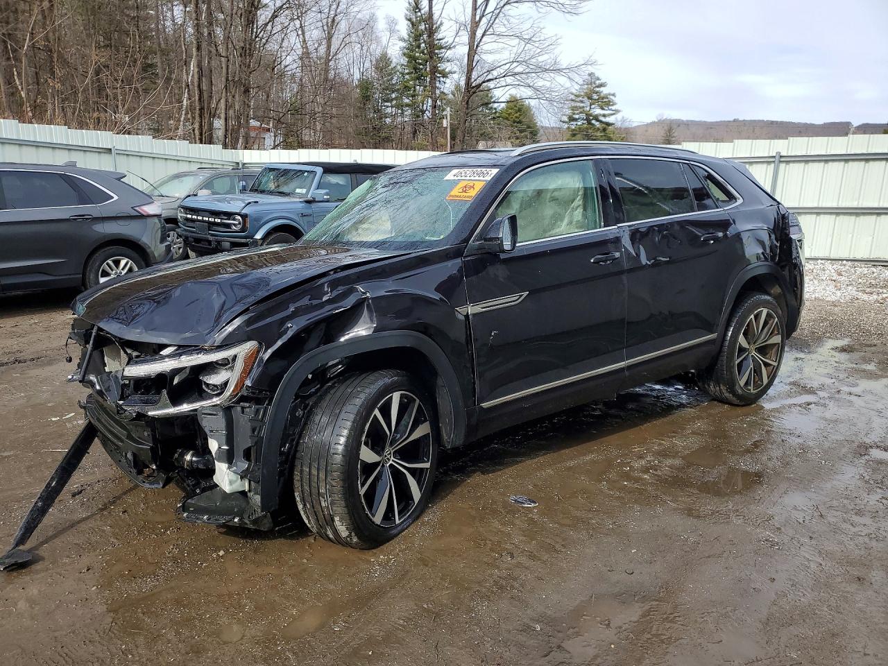 Salvage Volkswagen Atlas Image