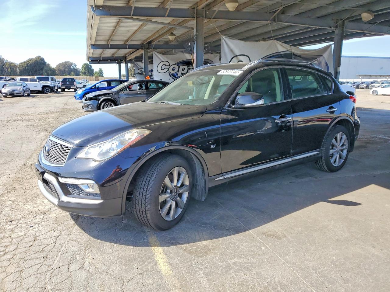 Salvage INFINITI Qx Image