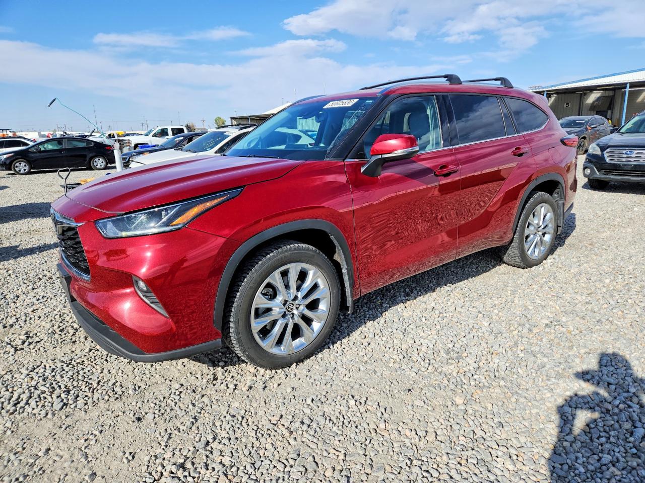 Salvage Toyota Highlander Image