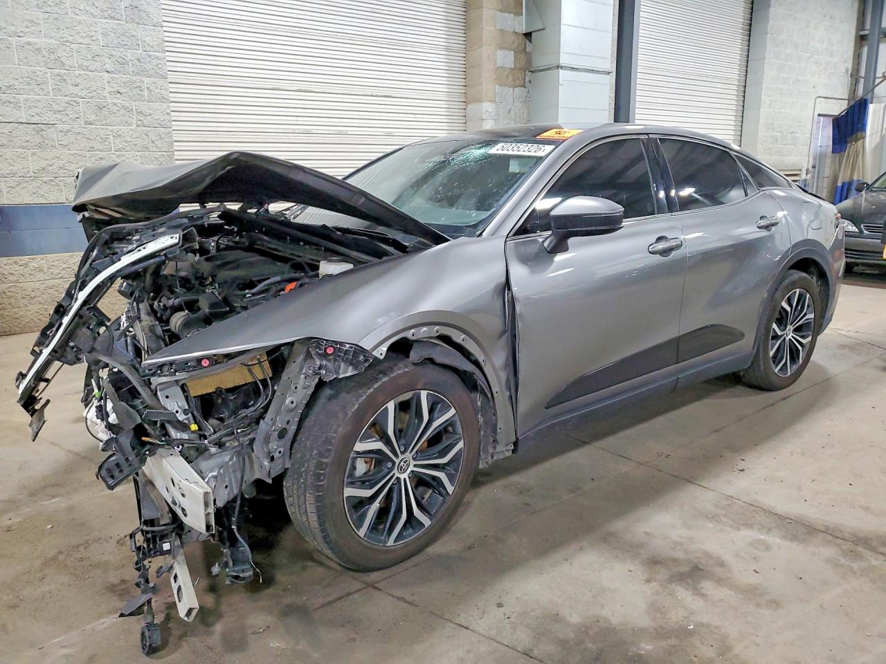 Salvage Toyota Crown Limi Image