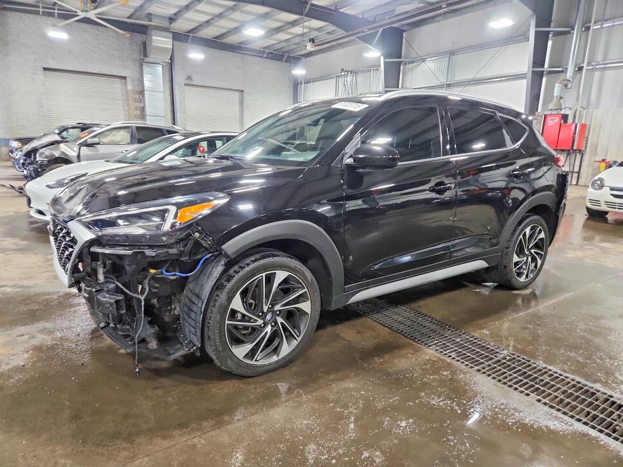 Salvage Hyundai TUCSON Image