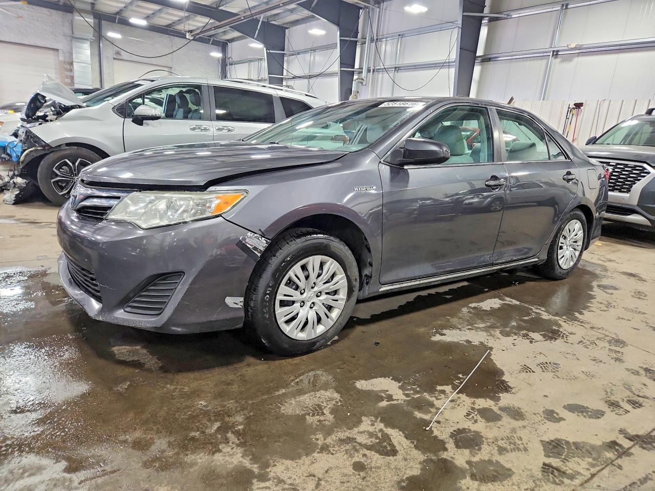 Salvage Toyota Camry Image