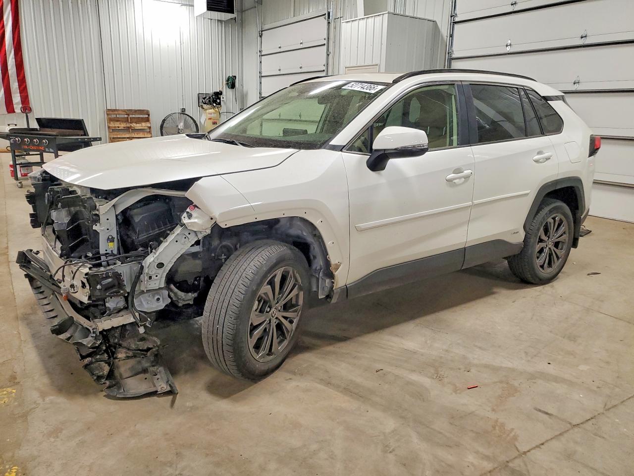 Salvage Toyota RAV4 Image