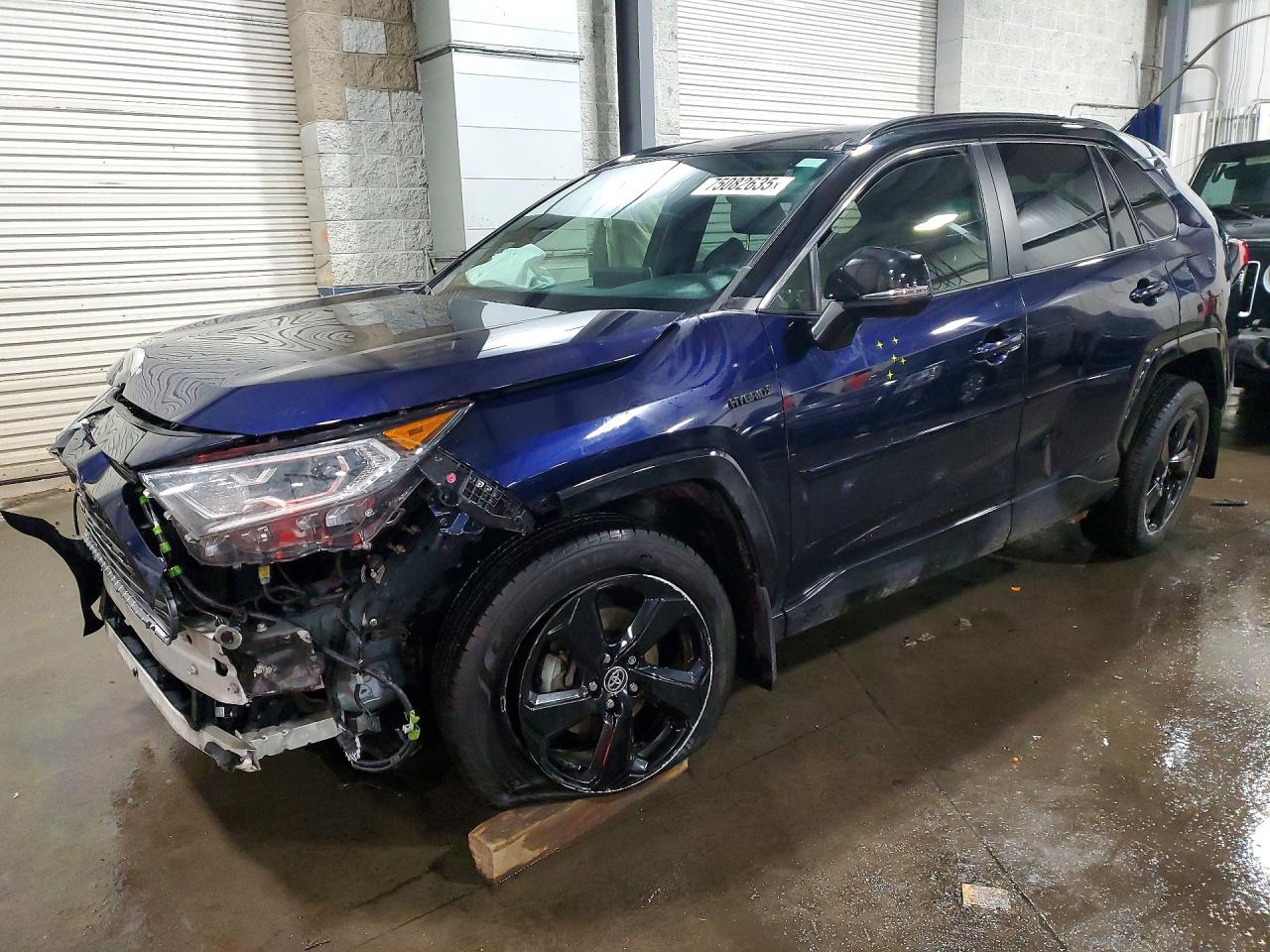 Salvage Toyota RAV4 Image