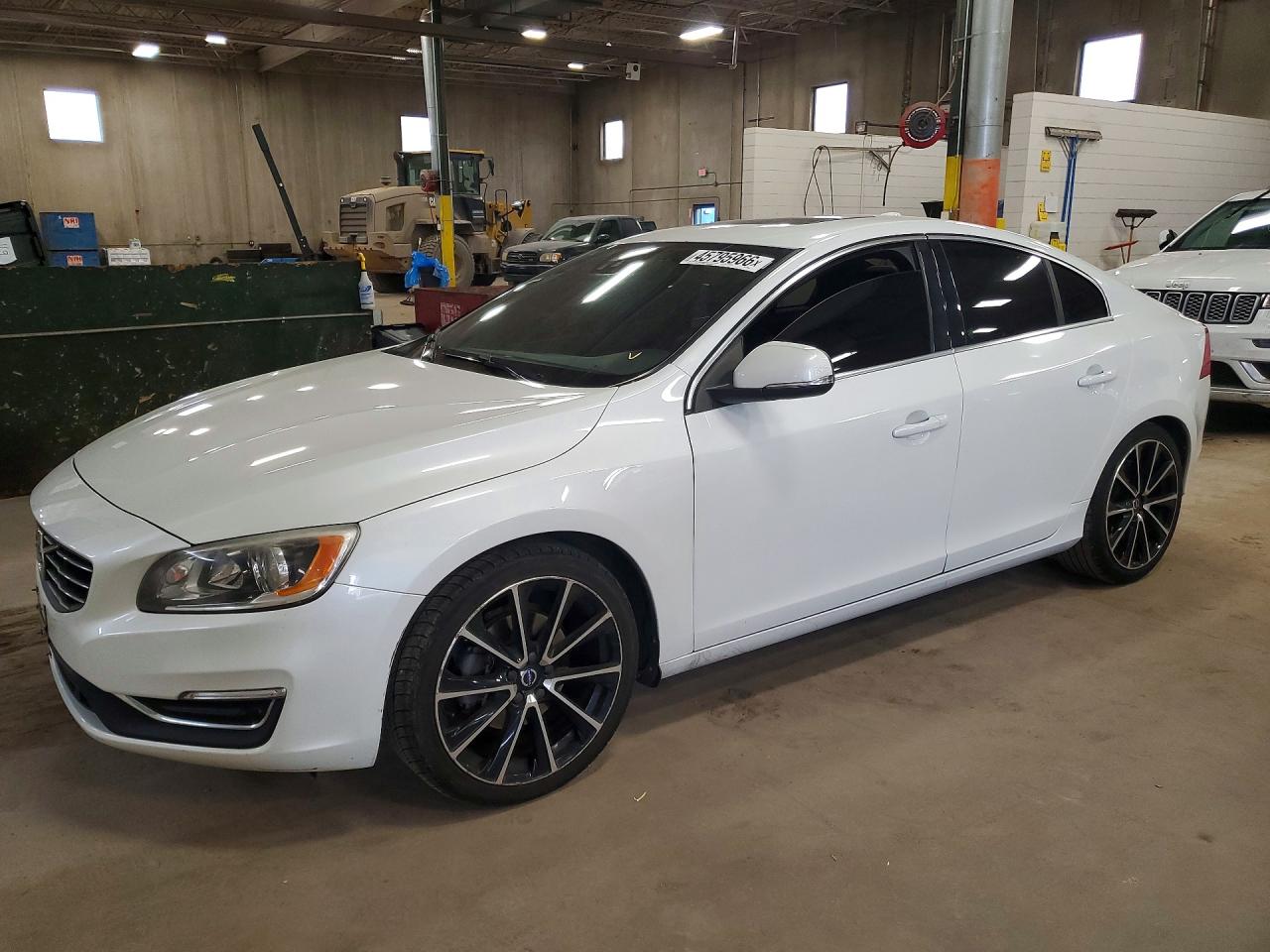 Salvage Volvo S60 Image