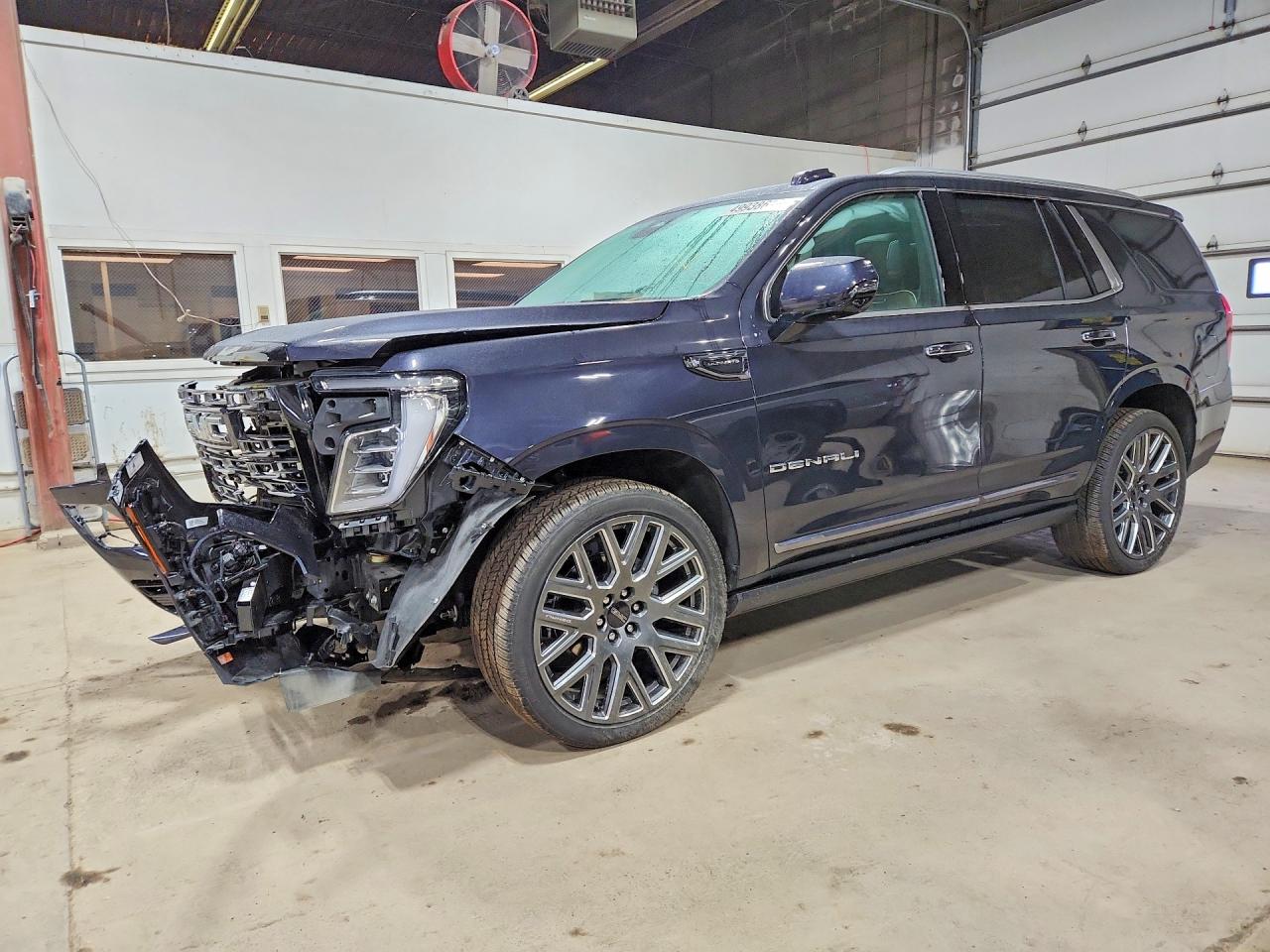 Salvage GMC Yukon Image