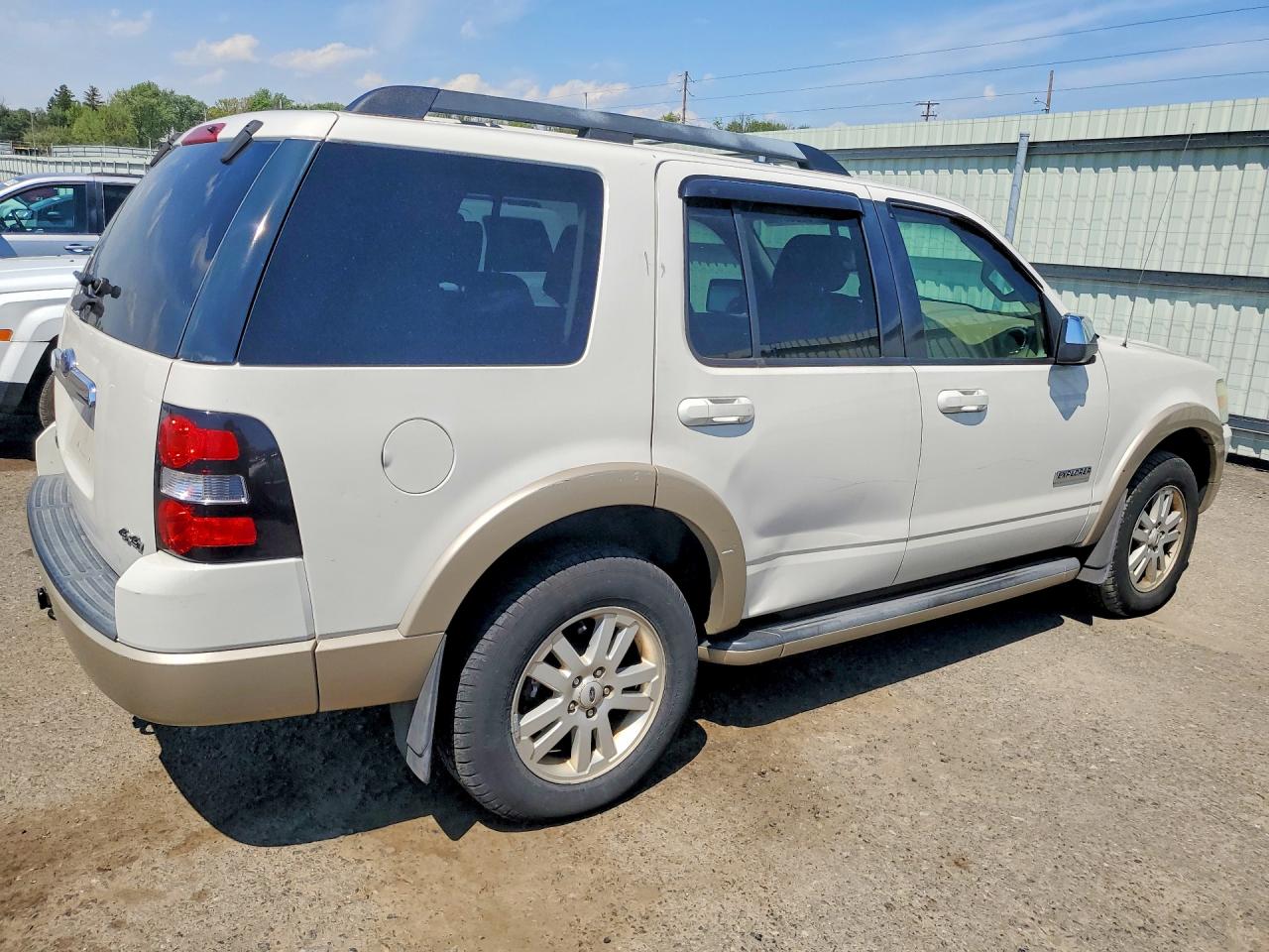 Ford Explorer Eddie Bauer