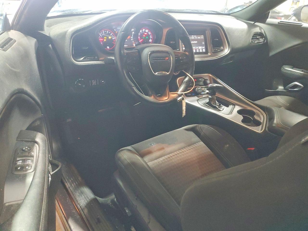 Dodge Challenger Sxt
