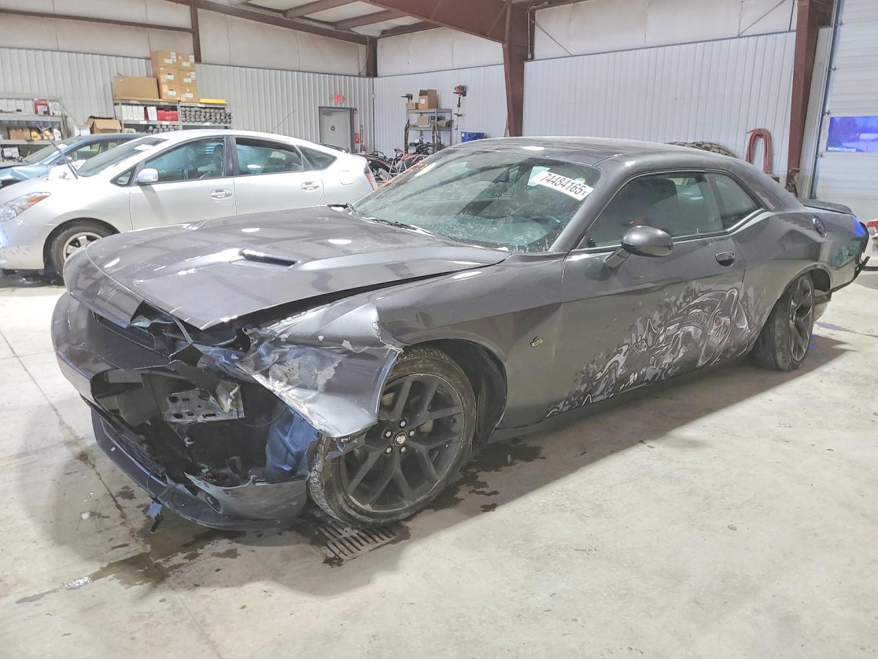 Salvage Dodge Challenger Image