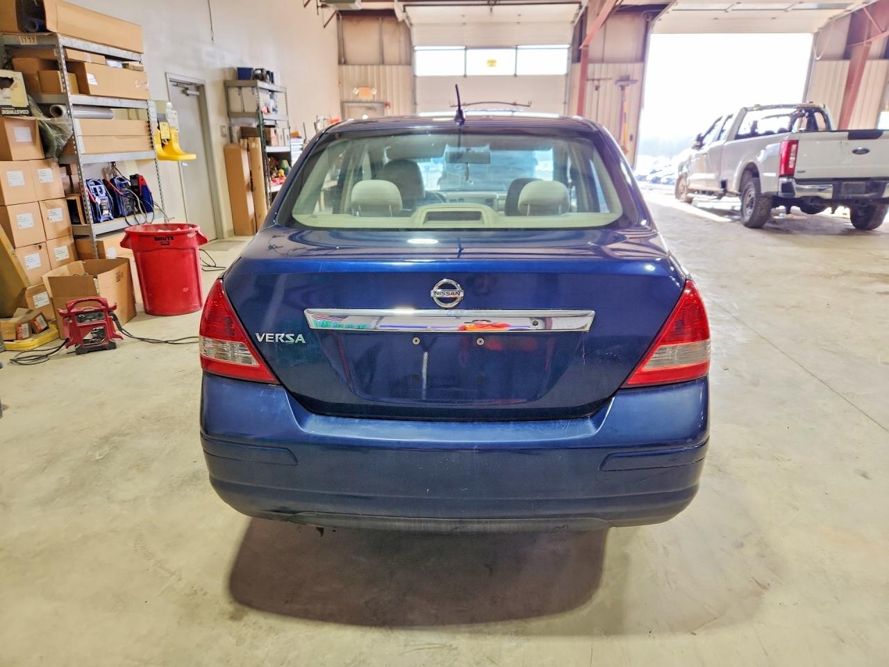 Nissan Versa S