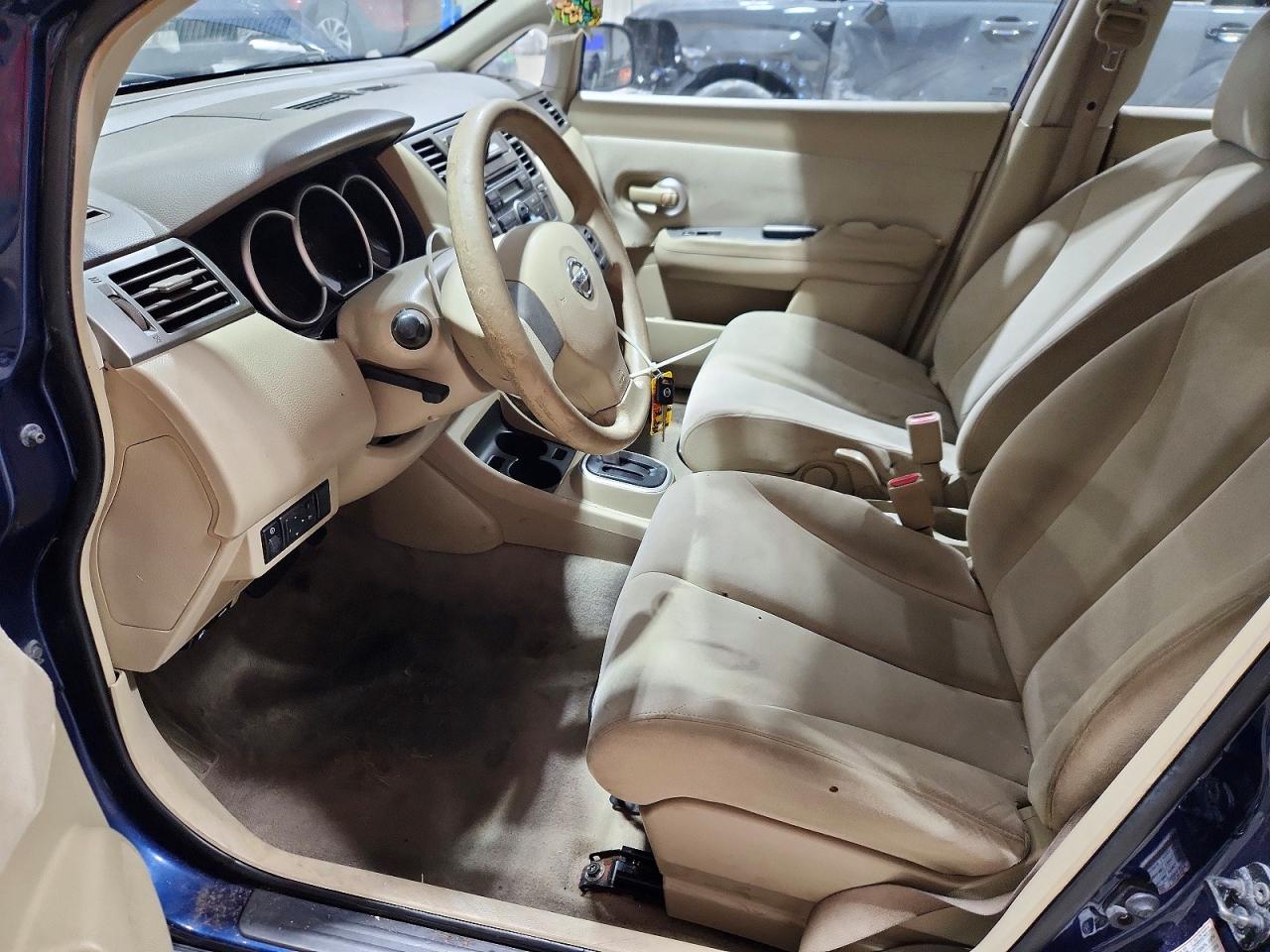 Nissan Versa S