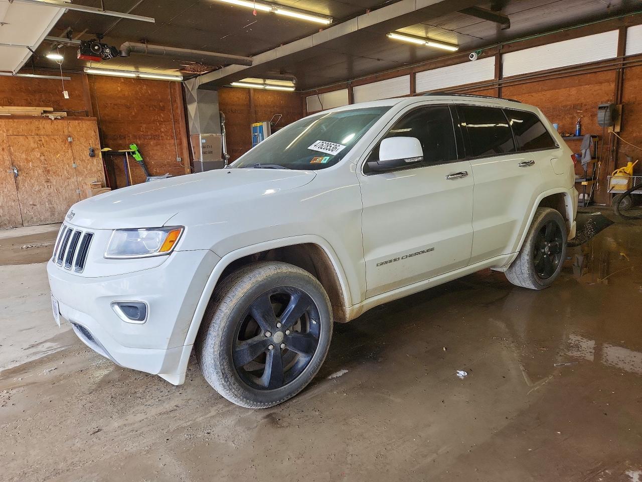 Salvage Jeep Cherokee Image