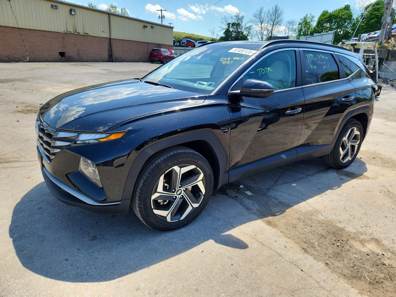 Salvage Hyundai TUCSON Image