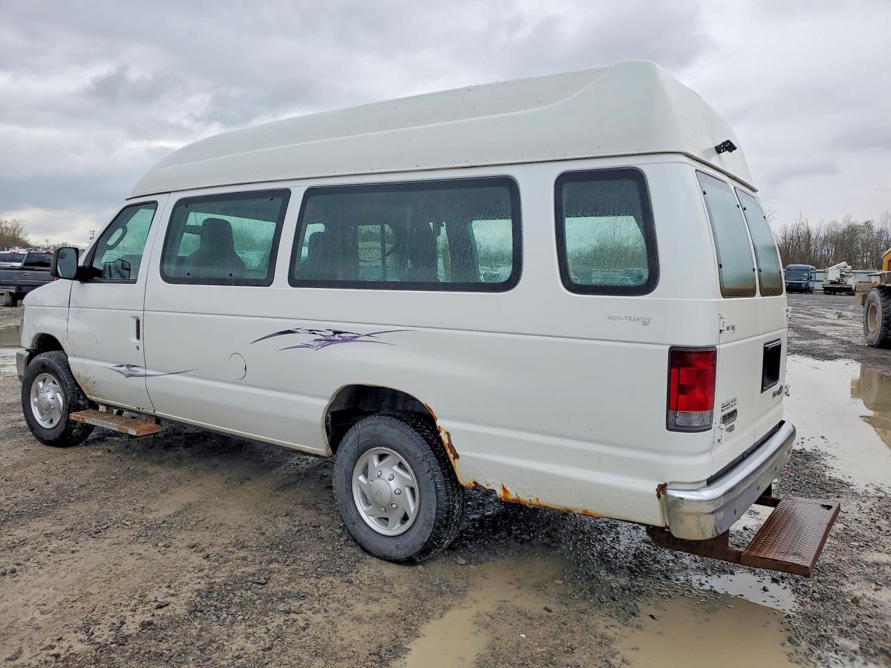 Ford Econoline E250 Van