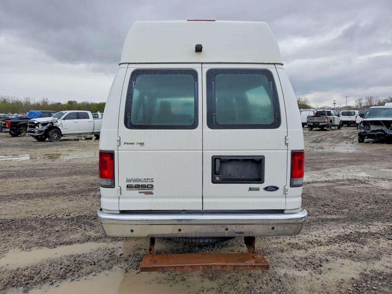 Ford Econoline E250 Van