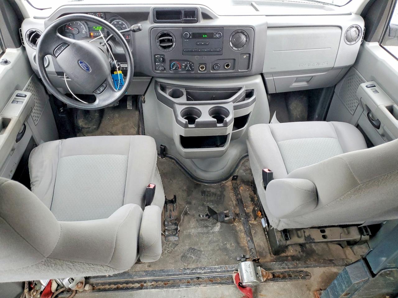 Ford Econoline E250 Van