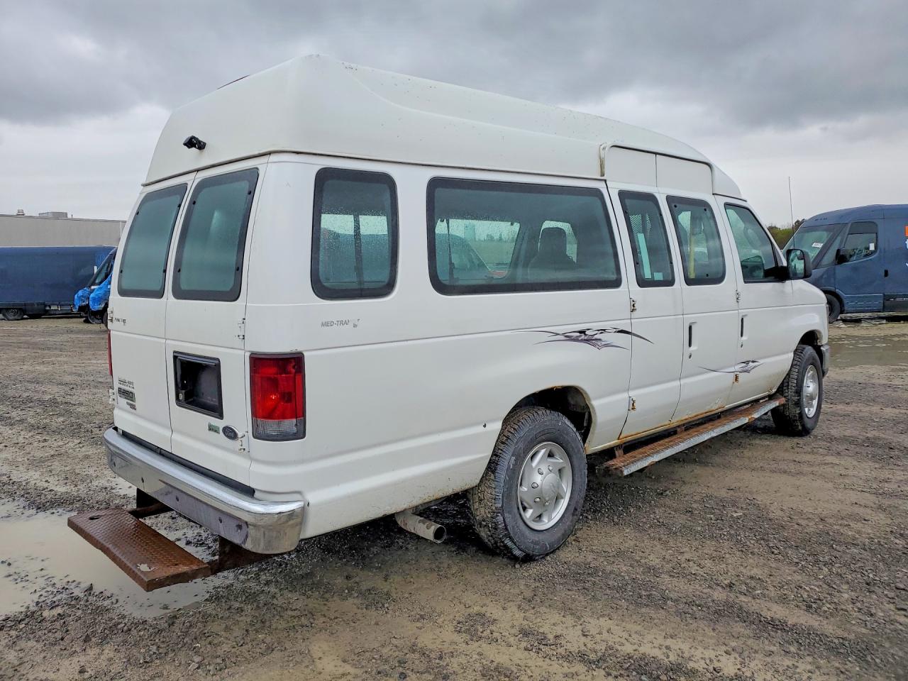 Ford Econoline E250 Van