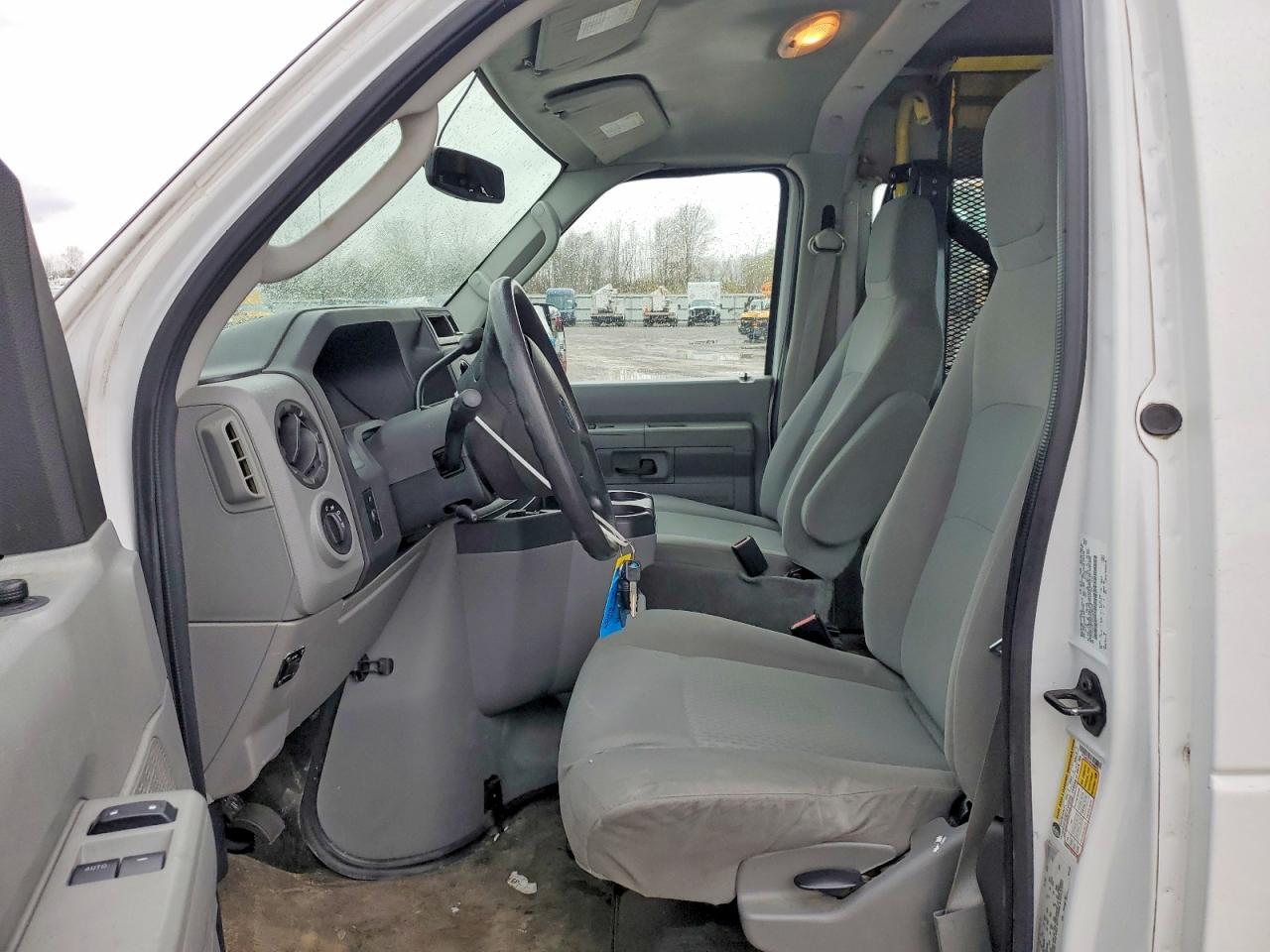 Ford Econoline E250 Van