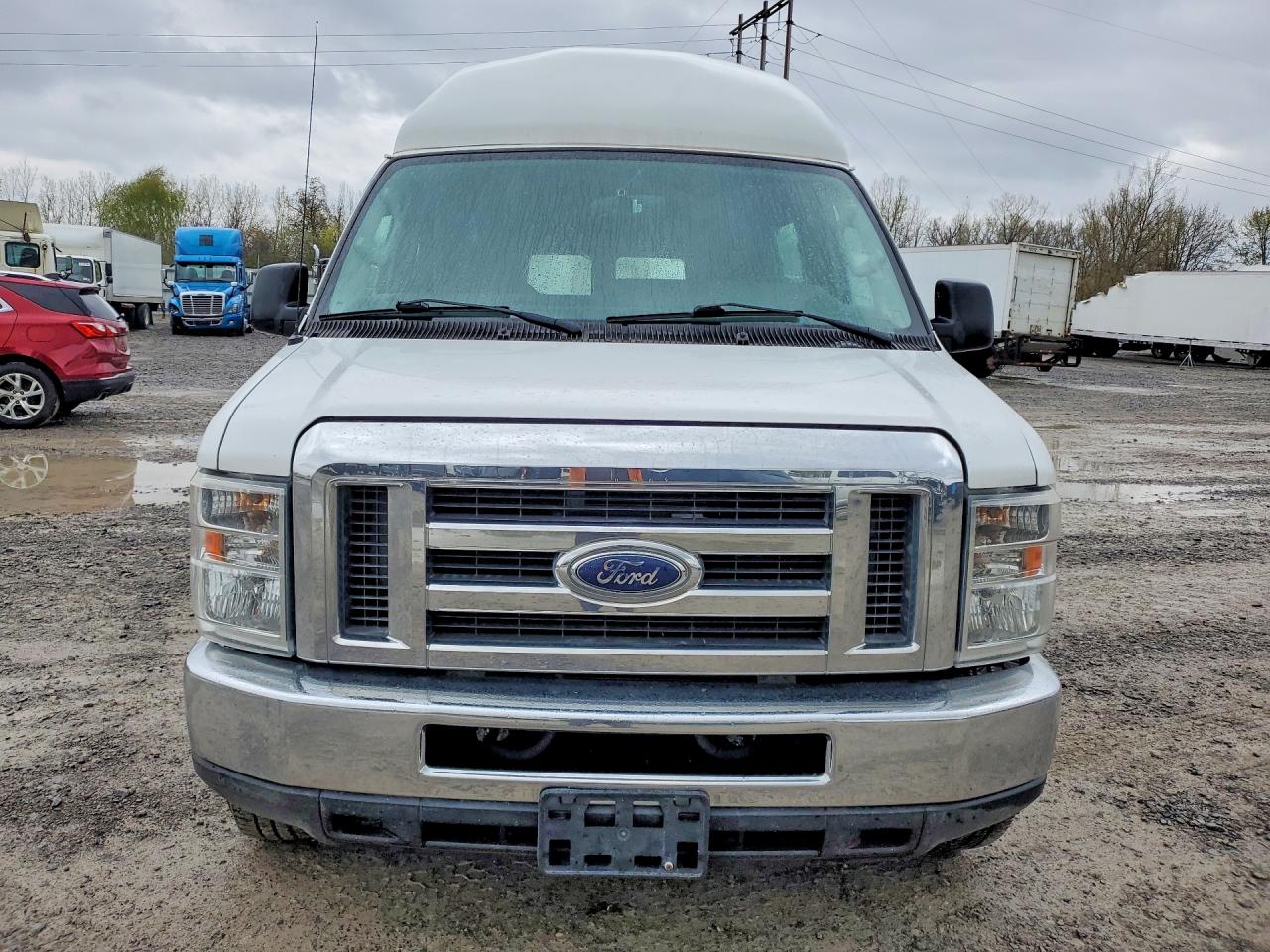Ford Econoline E250 Van